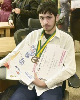 Aluno do OMNI premiado com medalha de ouro na Olimpíada Internacional de Matemática