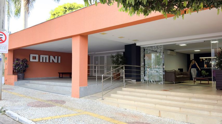 Entrada T-29 do Centro Educacional OMNI